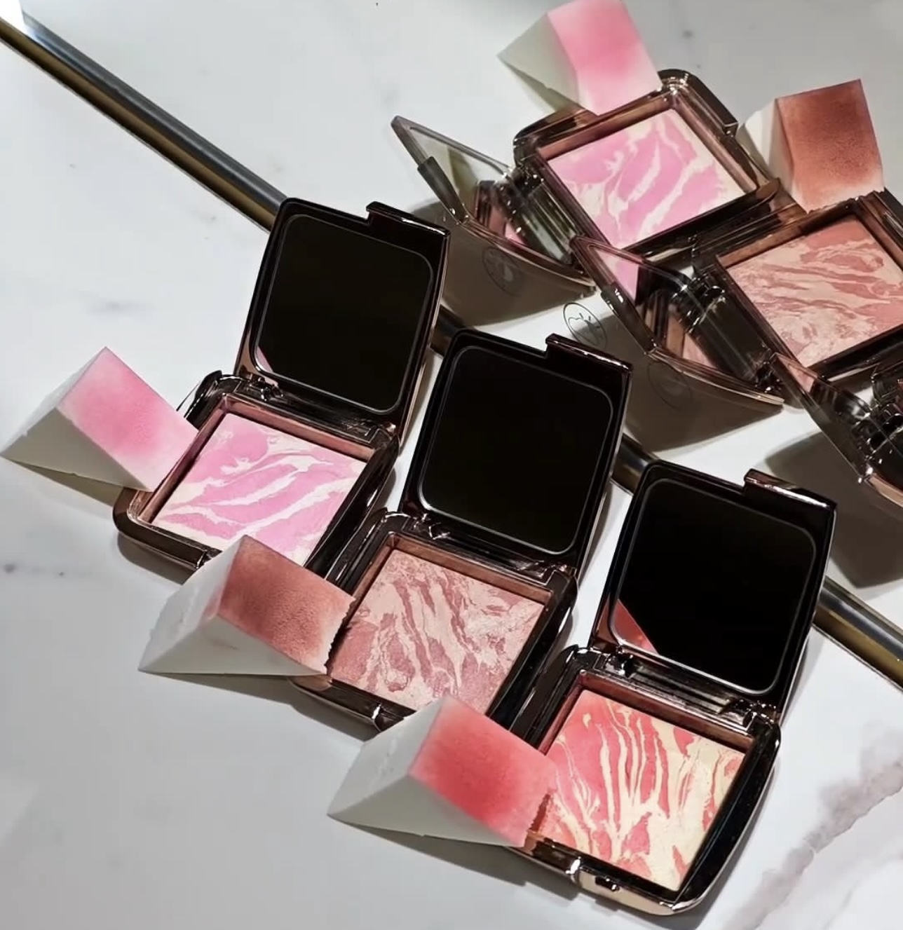 Fard à joues Hourglass Ambient - Huda Beauty Makeup Kit avis et prix